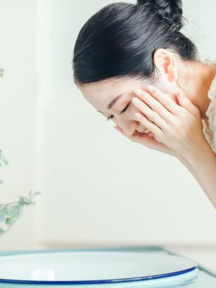 肌のごわつきの対策法！ピーリングと角質ケアの適切な方法
